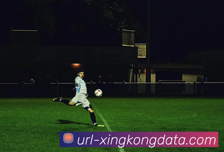 德媒报道热刺年轻中卫高井幸大租借门兴含买断条款